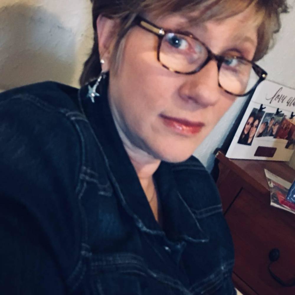 Meet your Posher, Debbie